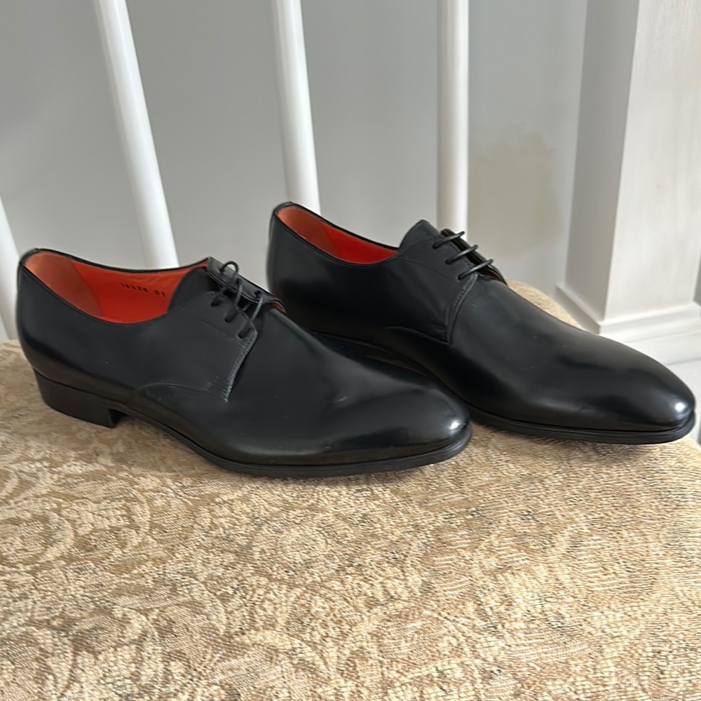 Santoni Black Oxford Dress Shoes with Glossy Finish and Smooth Leather